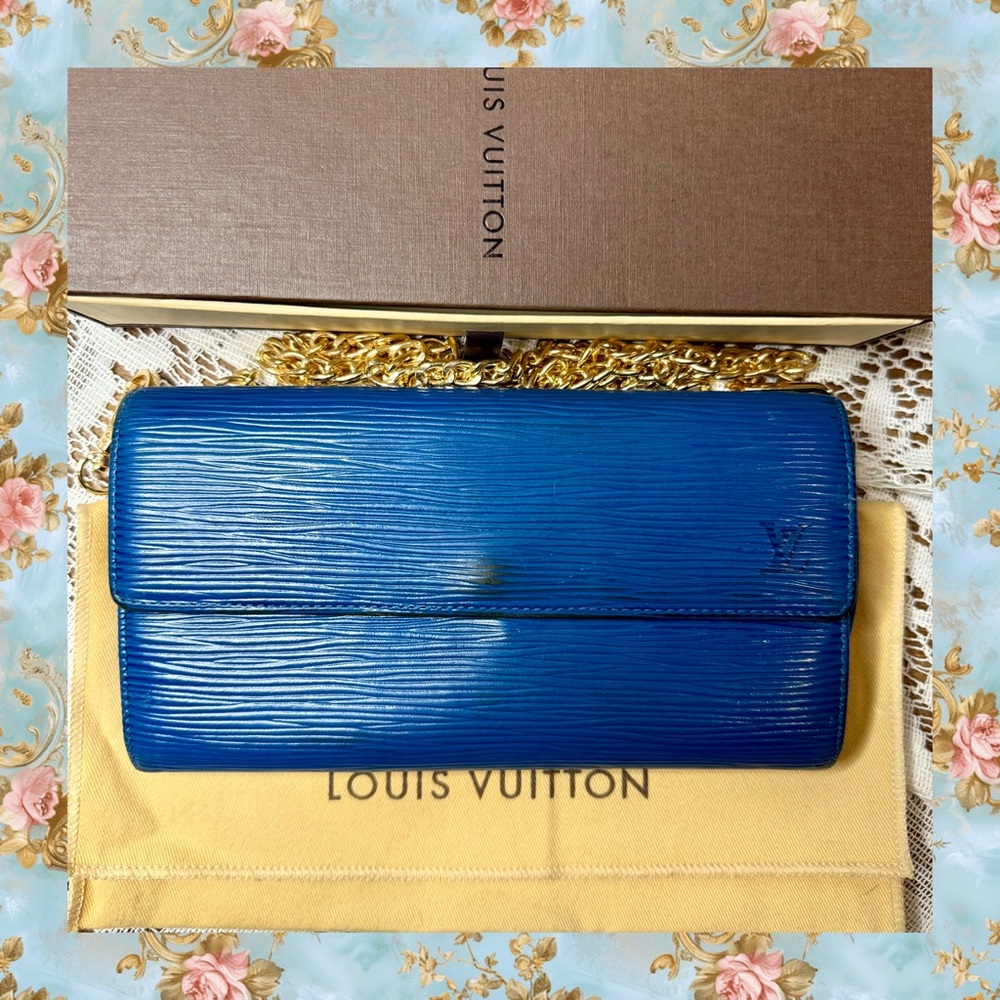 Louis Vuitton Vibrant Blue Epi Sarah Long Wallet